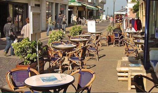 Hotel Le Neptune Soulac-sur-Mer Bagian luar foto